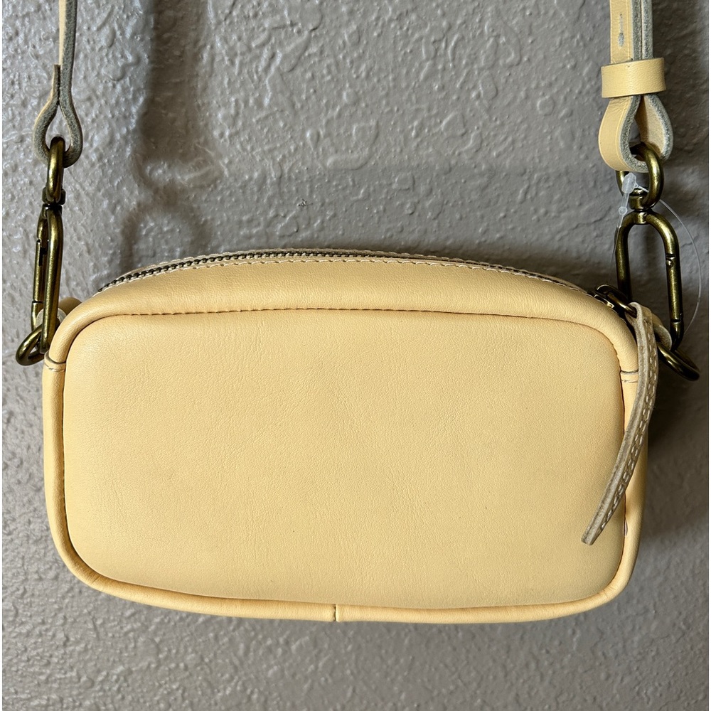 Madewell Mini The Leather
Carabiner Crossbody Bag - Picture 4 of 12
